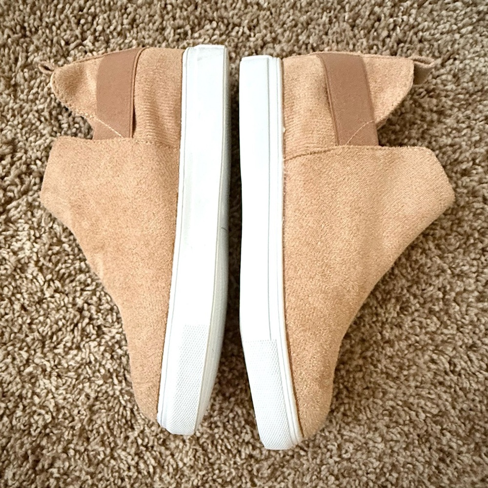 Lightweight Slip-On Ankle Boots | Neutral Tan | Women’s Size 7 - Picture 3 of 7